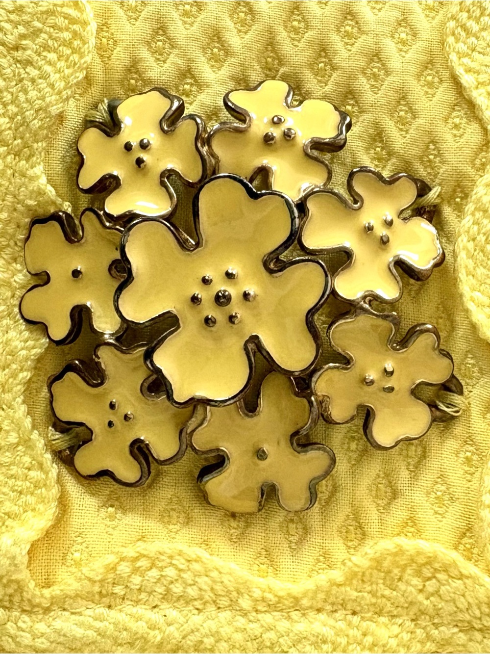 Per Se Yellow Floral Daisy Appliqué with metal flower details Vintage Dress - Picture 7 of 10